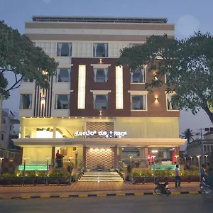 Q ! Star Hotel Maisúr